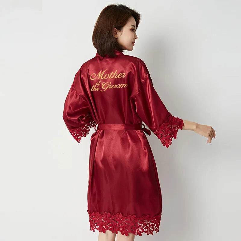 رداء زفاف أبيض مطرز للأم العروس كيمونو نسائي مثير من الدانتيل والزهور ملابس داخلية حميمية من الحرير الجليدي رداء حمام