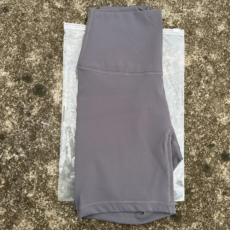 شورتات ضيقة جديدة لعام 2024 للجري للسيدات، ملابس رياضية قصيرة للنساء، ملابس يوغا للنساء، سراويل ضيقة للياقة البدنية بدون درزات