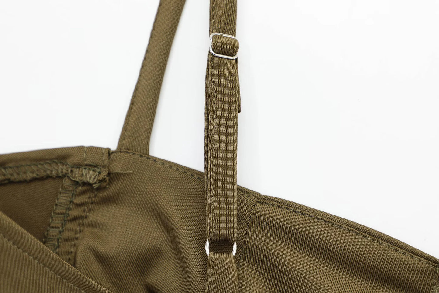 جمبسوت نسائي من DEEABAE بتصميم جديد مثير ضيق من أعلى الفخذ مع وسادة صدر