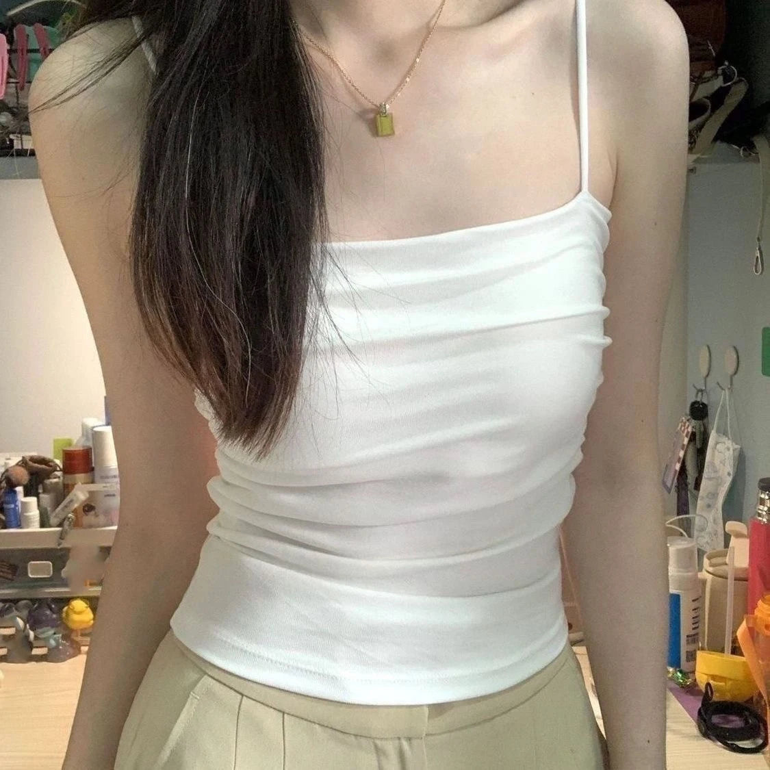 قمصان صيفية بدون أكمام للنساء مع حمالة صدر مدمجة وقمصان بدون أكمام وقميص قصير بلون سادة وقميص كاجوال 