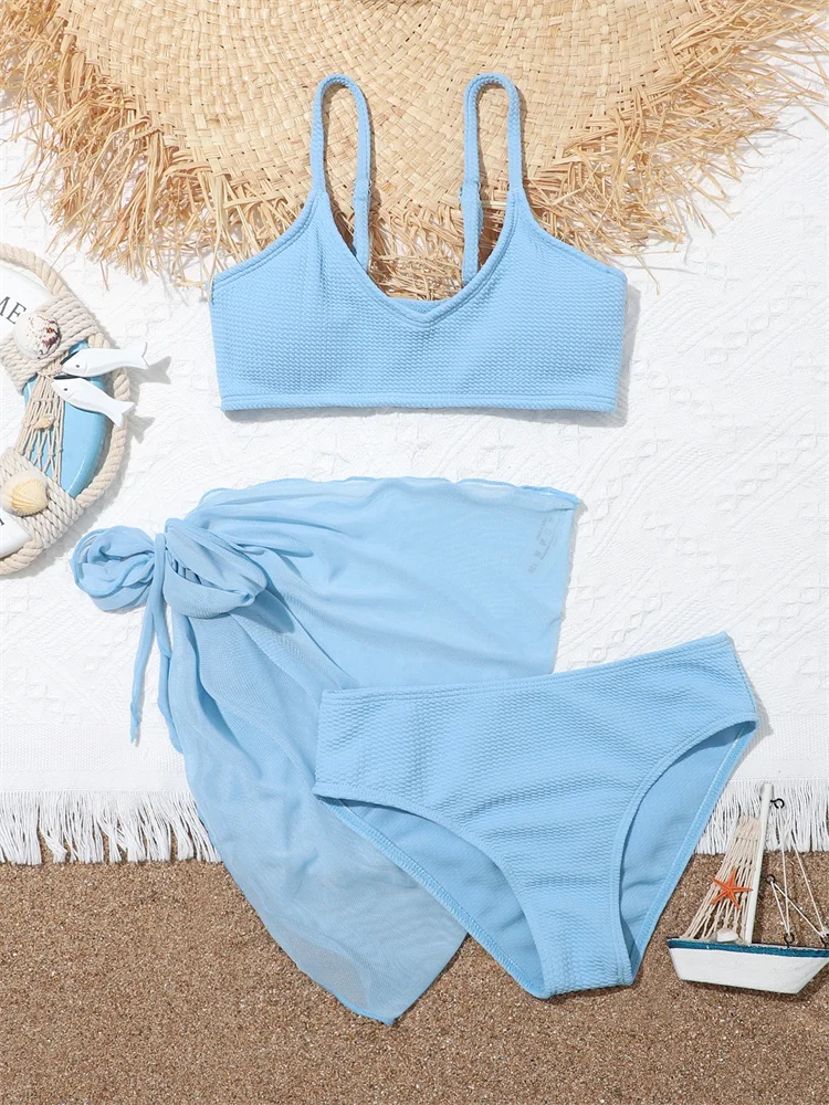 ملابس سباحة بكيني للبنات 2025 مجموعة بيكيني جديدة ذات حمالات مضلعة صلبة عالية الخصر للأطفال ملابس سباحة للأطفال من ثلاث قطع ملابس سباحة للشاطئ 
