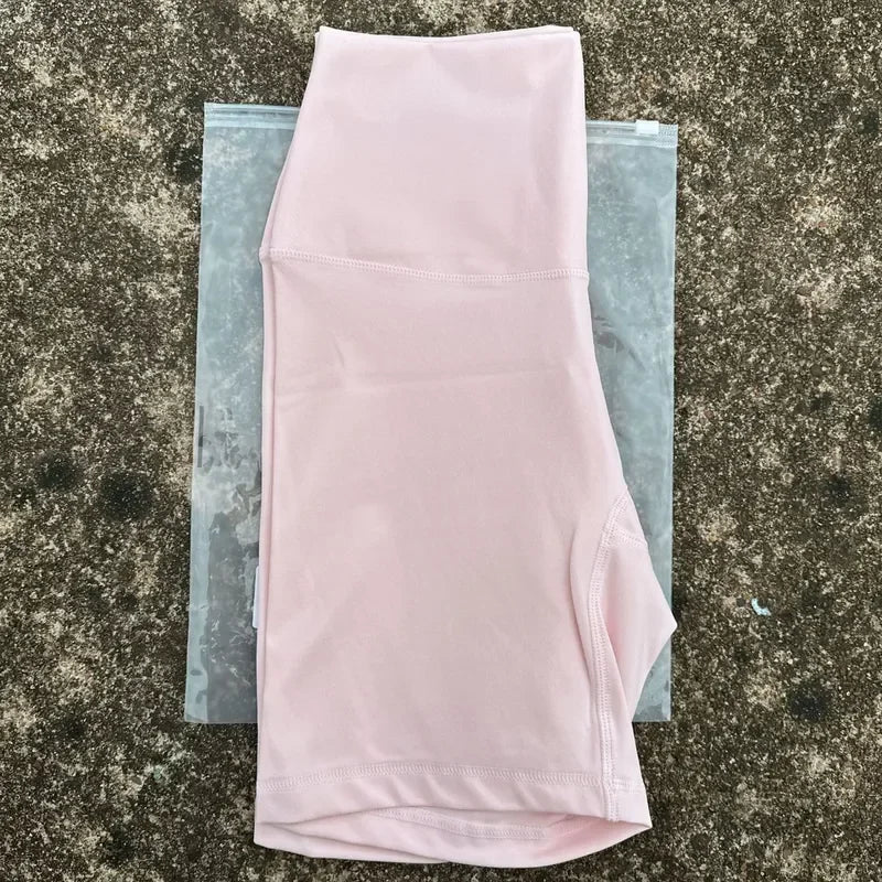 شورتات ضيقة جديدة لعام 2024 للجري للسيدات، ملابس رياضية قصيرة للنساء، ملابس يوغا للنساء، سراويل ضيقة للياقة البدنية بدون درزات 