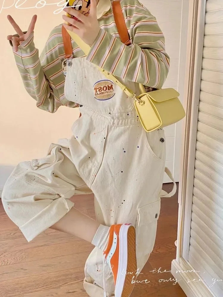 جمبسوت جينز بأشرطة مطرزة بحبر حار على طراز الفتاة الرائعة للنساء لخريف/شتاء بنطلون فضفاض ونحيف كبير الحجم من قطعة واحدة 