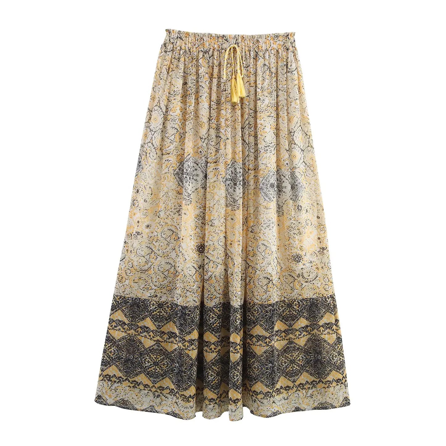 طقم أنيق صيفي من قميص واسع وتنورة دافئة. 