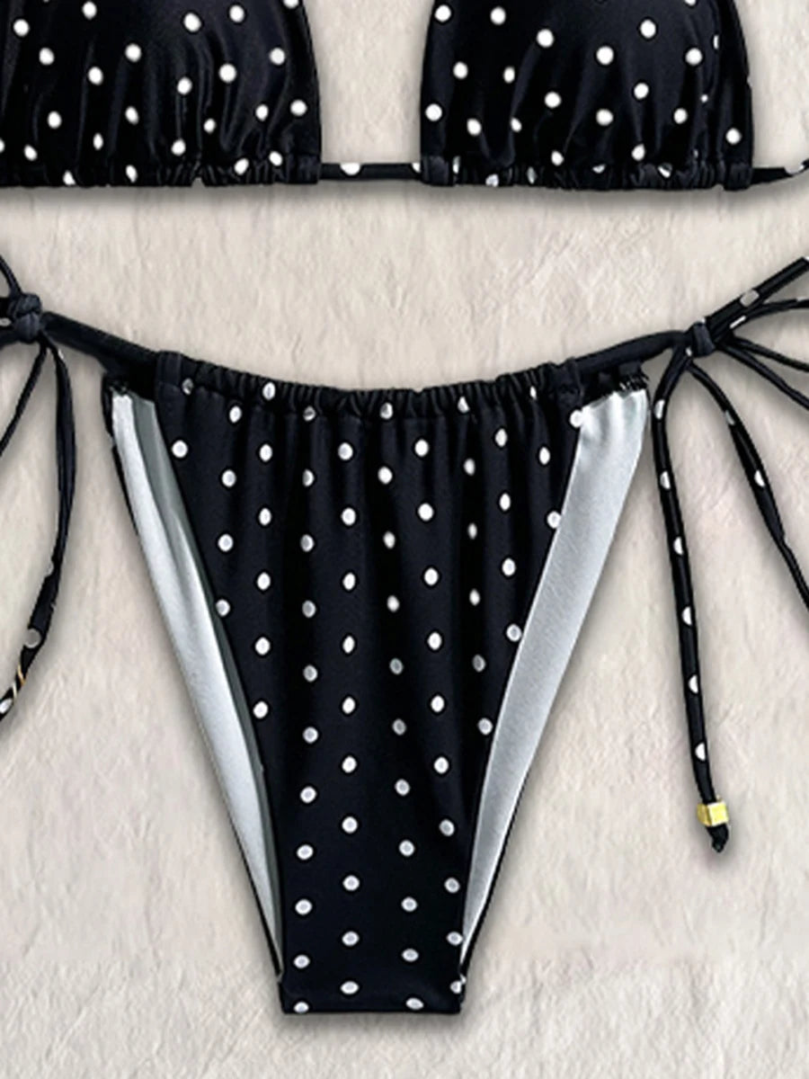 ملابس سباحة مثيرة ببيكيني صغير للنساء 2025، طقم بيكيني برازيلي منقط، ملابس سباحة بكيني بخيط رفيع، ملابس شاطئ نسائية 