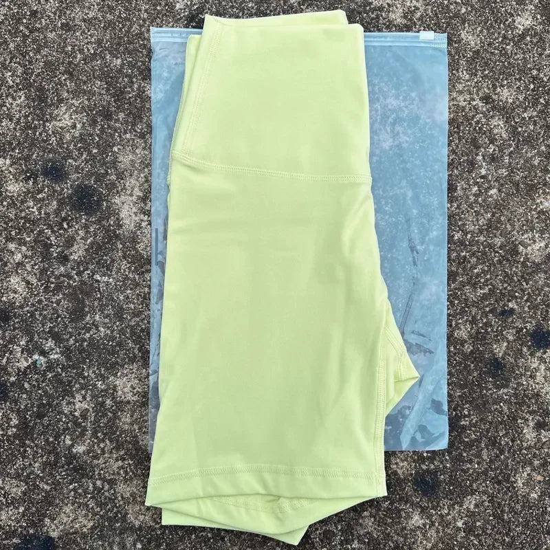 شورتات ضيقة جديدة لعام 2024 للجري للسيدات، ملابس رياضية قصيرة للنساء، ملابس يوغا للنساء، سراويل ضيقة للياقة البدنية بدون درزات 